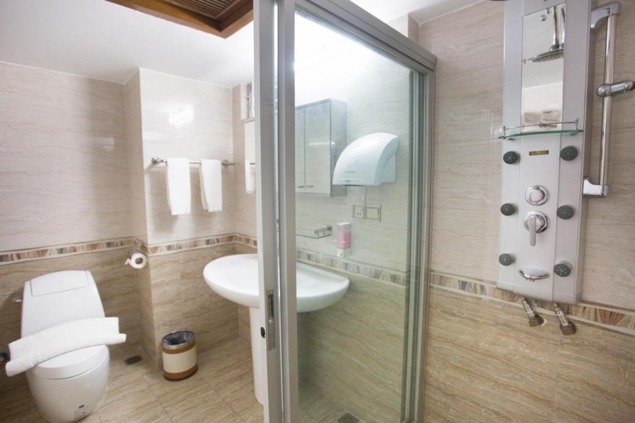 Shinepukur Suites Дакка Экстерьер фото