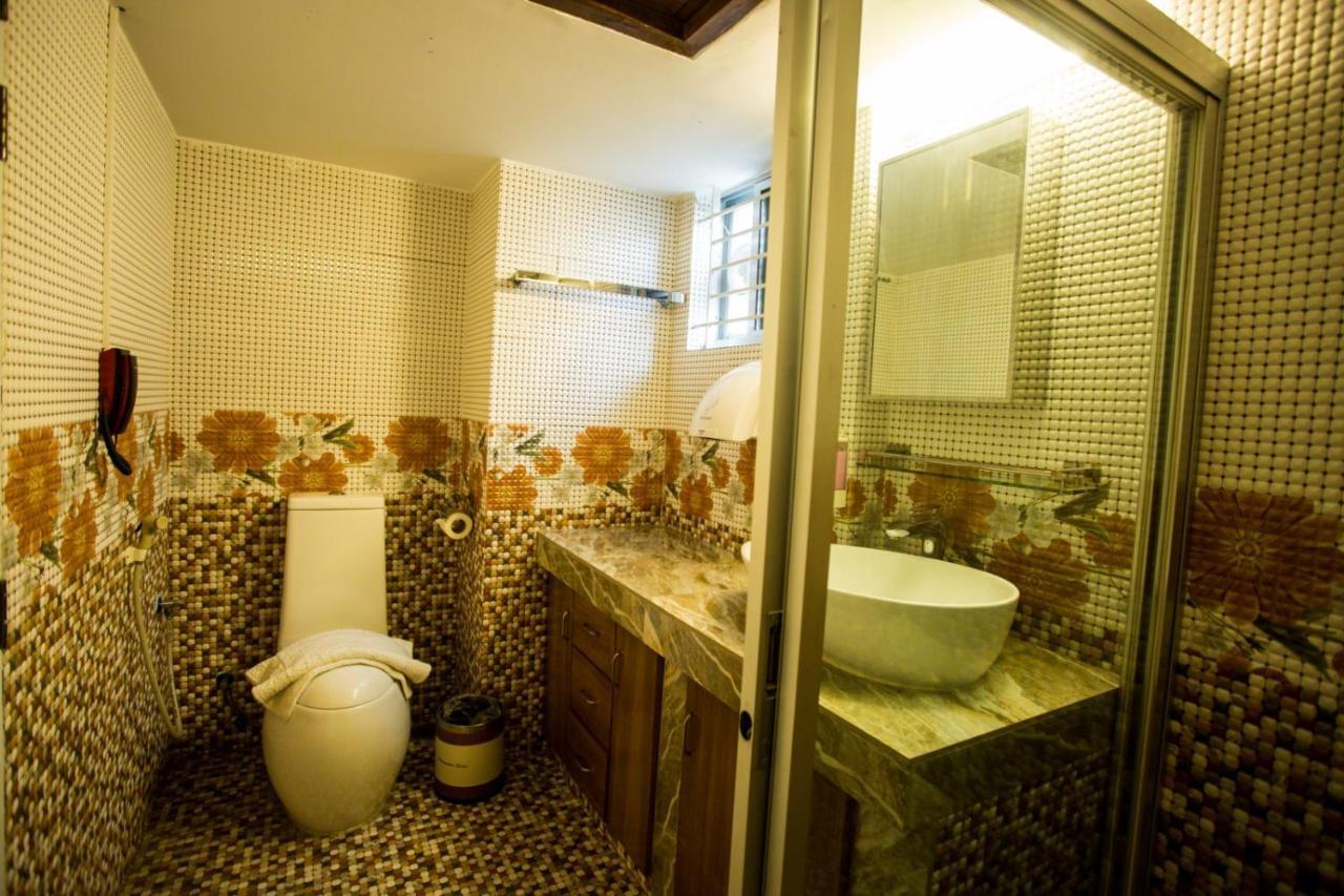 Shinepukur Suites Дакка Экстерьер фото
