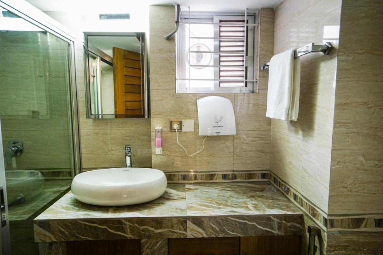 Shinepukur Suites Дакка Экстерьер фото
